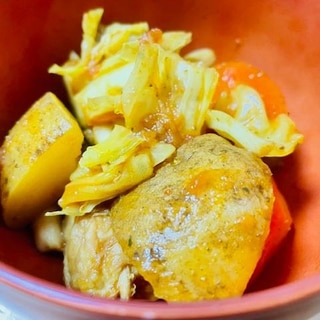 具材を鍋で煮込むだけの簡単調理！トマトカレー鍋